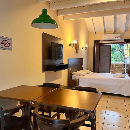Delphin Apartamento 8 Ilhabela Exteriör bild