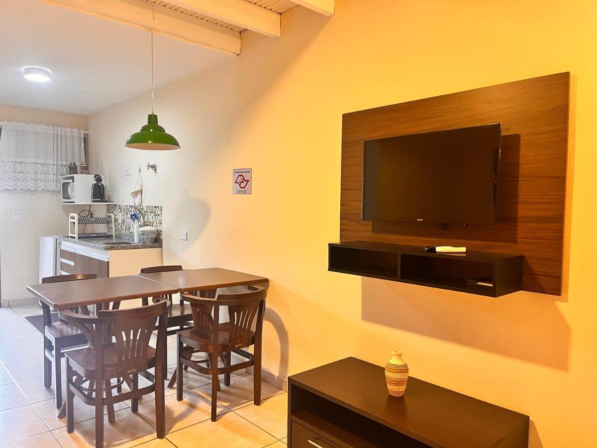 Delphin Apartamento 8 Ilhabela Exteriör bild